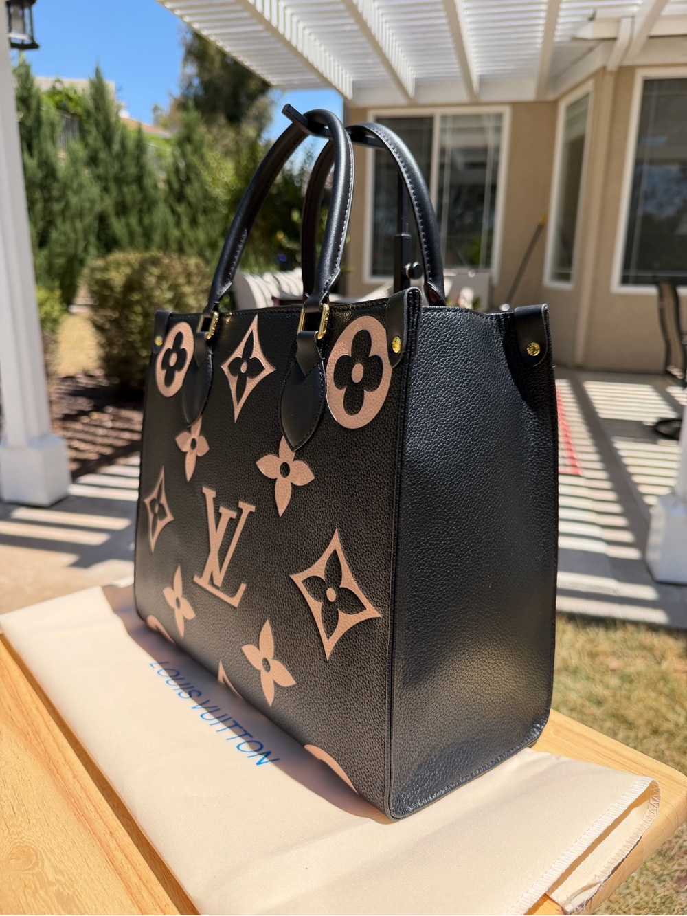 NEW LV Print Large Black & Tan Embossed Monogram OnTheGo GM Size Satchel Purse - Picture 5 of 16